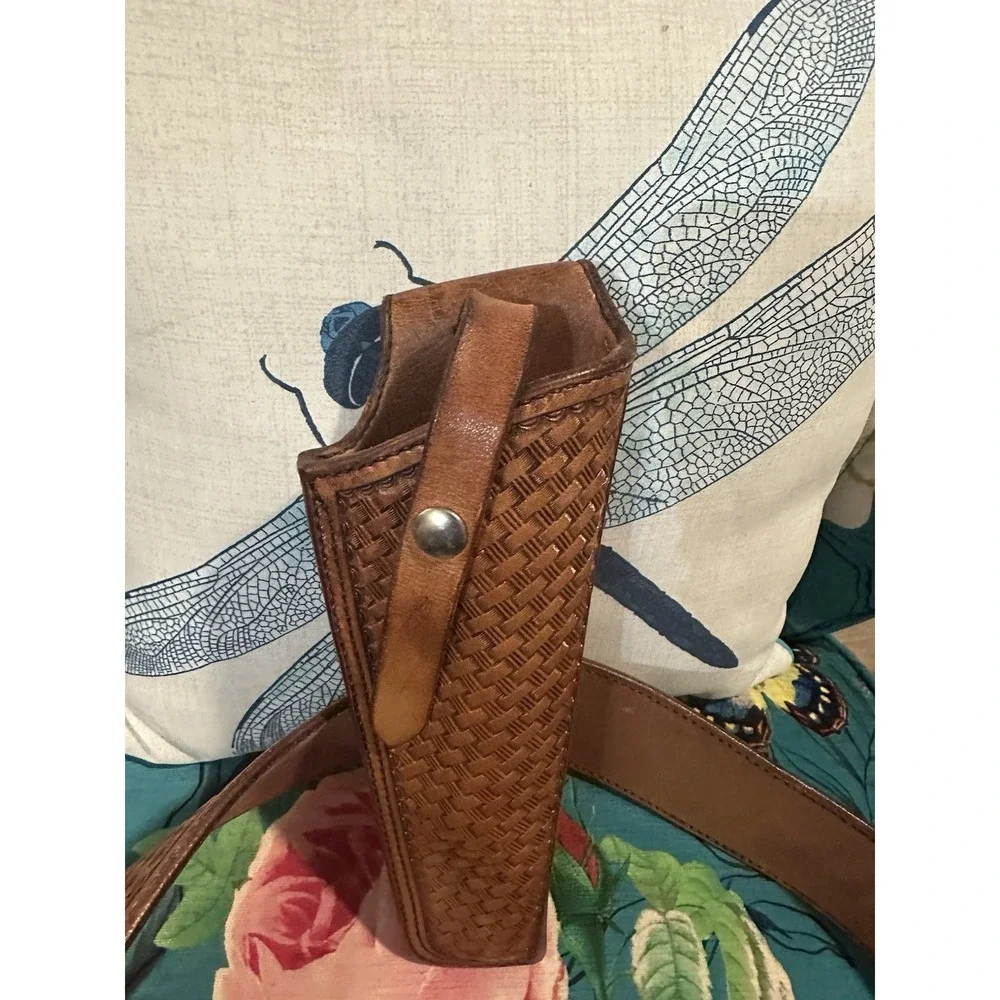 VTG WESTERN GUN BELT AND HOLSTER HAND TOOLED COWBOY ACTION